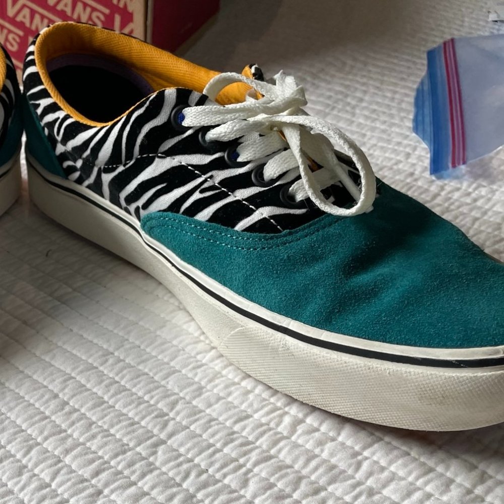 VANS Size 9 Women, 7.5 Men
